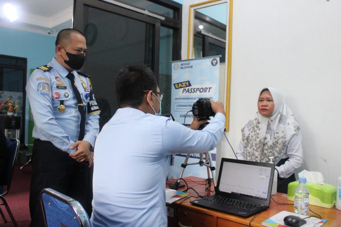 Imigrasi Balikpapan Gelar Eazy Passport Dan Sosialisasi M Paspor Di