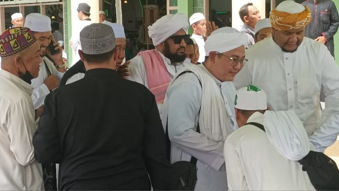 Ribuan Masyarakat Hadiri Haul Akbar Ke Al Maghfurlah Al Allamah Kh