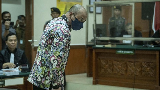 Banyak Mendapat Penghargaan Irjen Pol Teddy Minahasa Divonis Penjara