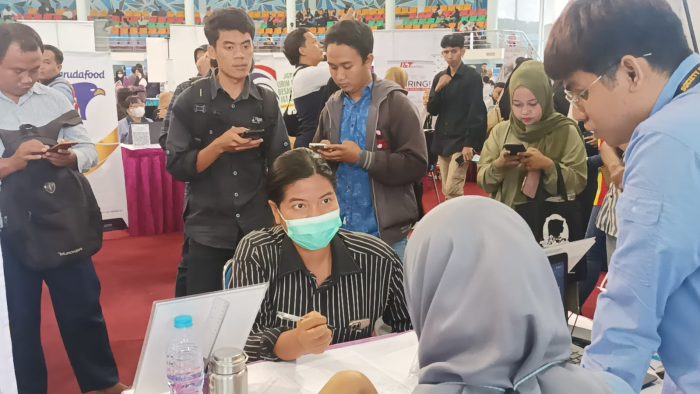 Antusias Pencari Kerja Ikuti Job Market Fair Kota Balikpapan