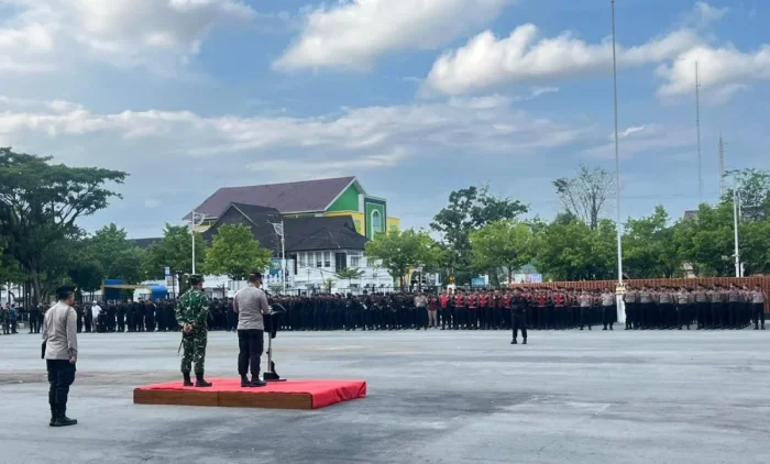 Aparat gabungan dari kepolisian, TNI, serta sejumlah instansi Gelar Apel Kesiapan rencana unjuk rasa pada 21 April 2026. Foto: BorneoFlash/Nur Ainunnisa