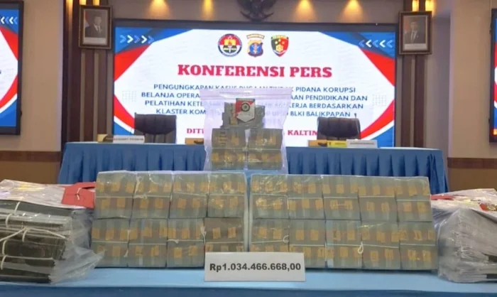 Barang Bukti Pengungkapan kasus dugaan korupsi di lingkungan UPTD BLKI Balikpapan. Foto: BorneoFlash/Niken Sulastri