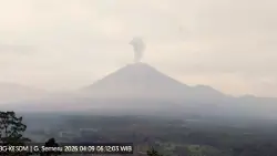 Semeru Meletus 4 Kali dalam Sehari, Kolom Abu Capai 1 Kilometer, Warga Diminta Waspada