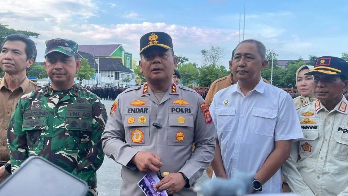 Kapolda Kalimantan Timur, Irjen Pol Endar Priantoro, memimpin Apel Kesiapan rencana unjuk rasa pada 21 April 2026. Foto: BorneoFlash/Nur Ainunnisa