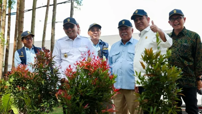 Kunjungan Kerja Pimpinan MPR RI ke Ibu Kota Nusantara beserta rombongan meninjau beberapa titik strategis mulai dari persil kawasan legislatif, Masjid Negara IKN, Glamping, Kantor Otorita IKN dan Bandara Internasional Nusantara. Foto: HO/Humas Otorita IKN
