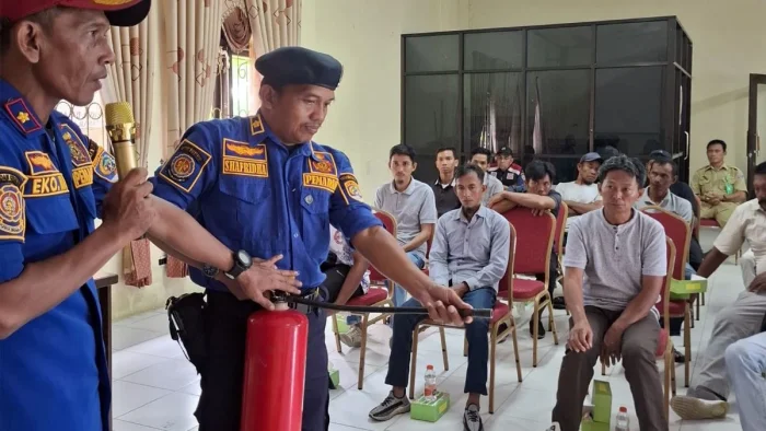 PEP Tarakan Field menggelar Sosialisasi dan Edukasi Bencana Kebakaran untuk masyarakat di tiga kelurahan sekitar wilayah operasinya di Kota Tarakan, pada 14–16 April 2026. Foto: HO/PEP Tarakan Field