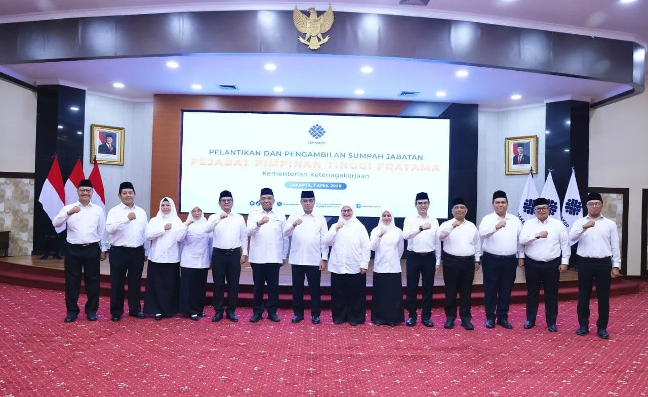 Pelantikan 12 Pejabat Pimpinan Tinggi Pratama di Kementerian Ketenagakerjaan (Kemnaker), di Jakarta, pada Selasa (7/4/2026). Foto: HO/Biro Humas Kemnaker