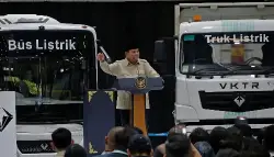 Prabowo Targetkan Produksi Massal Sedan Listrik 2028