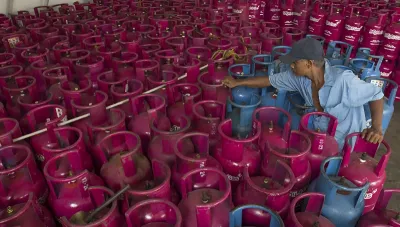 Chico Hakim Tegaskan: Jangan Panic Buying LPG di Tengah Kenaikan Harga