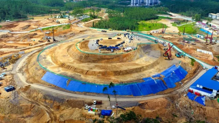 Presiden Prabowo telah menandatangani desain pembangunan Kawasan Legislatif dan Yudikatif IKN dan mendapatkan apresiasi saat kunjungan Pimpinan MPR RI ke persil kawasan legislatif. Foto: HO/Humas Otorita IKN