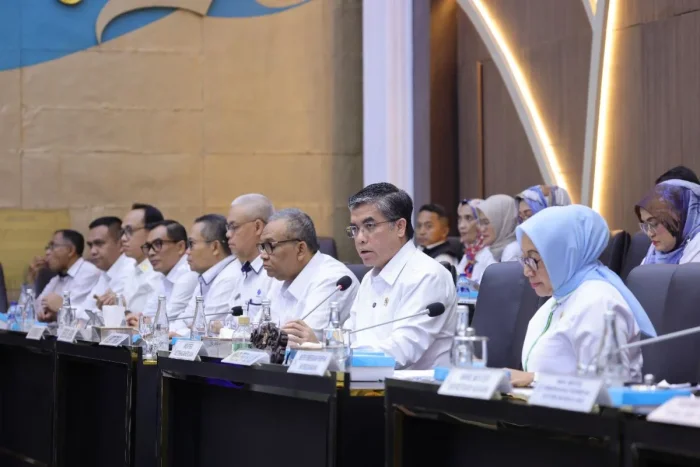 Rapat Kerja Pembicaraan/Pembahasan Tingkat I RUU PPRT di DPR RI, pada Senin (20/4/2026). Foto: HO//Biro Humas Kemnaker