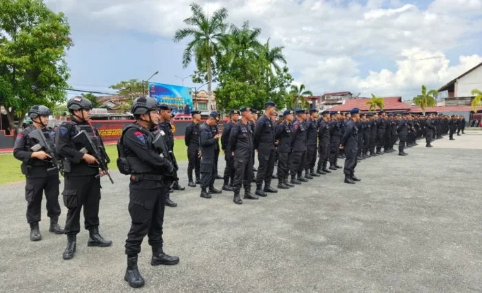 Satuan Brimob Polda Kaltim menyiapkan pengamanan ketat menjelang aksi unjuk rasa yang akan digelar di Samarinda pada Selasa (21/4/2026). Foto: BorneoFlash/Ist