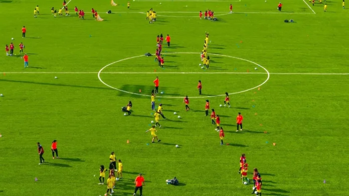 Sebanyak 140 siswi dari jenjang SD hingga SMP di wilayah delineasi IKN secara antusias mengikuti AFC Women’s Football Day 2026 di PSSI Training Center IKN. Foto: HO/Humas Otorita IKN