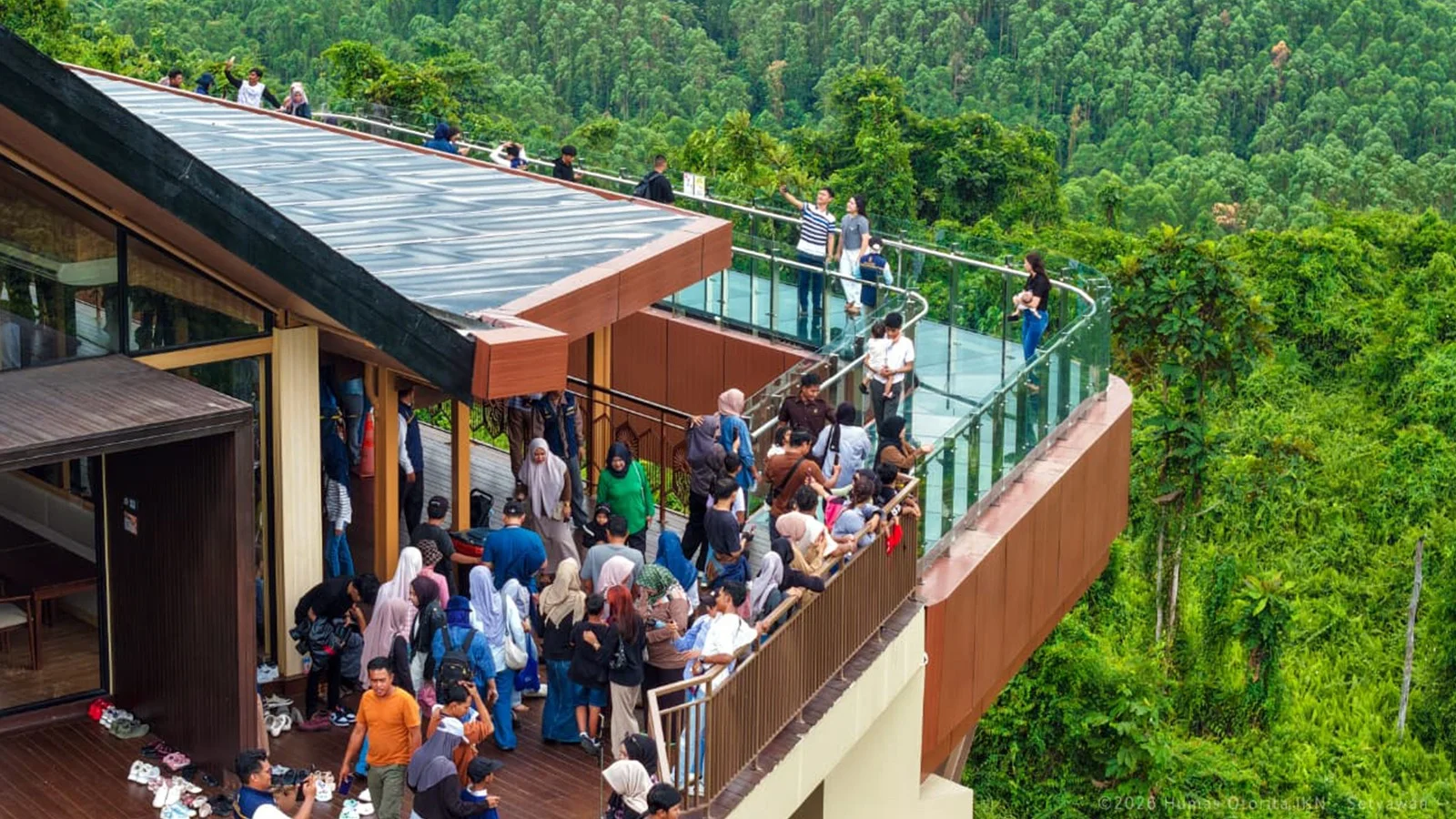 Selama periode 3–5 April 2026, jumlah kunjungan ke IKN tercatat mencapai sekitar 59.676 orang, dengan total 14.382 kendaraan memasuki kawasan tersebut. Foto: HO/Humas Otorita IKN