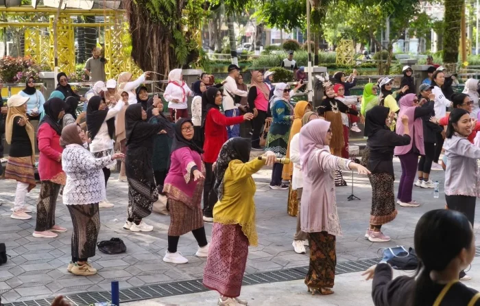 Rayakan Hari Kartini dengan Senam Berkebaya di Balikpapan