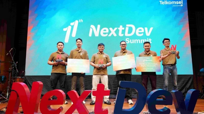 Telkomsel memperkuat ekosistem digital nasional melalui penyelenggaraan NextDev Summit 2026 yang menjadi puncak dari program inkubator NextDev ke-11. Menampilkan final pitching 10 technopreneur terbaik dengan solusi berbasis kecerdasan buatan (AI). Foto: 
