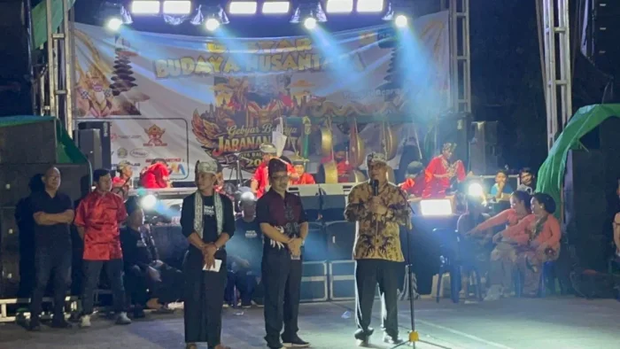 Wakil Wali Kota Balikpapan, H. Bagus Susetyo Hadiri Gebyar Budaya Nusantara yang digelar di Lapangan Tennis Indoor BJBJ, pada Sabtu (18/4/2026) Malam. Foto: BorneoFlash/Niken Sulastri