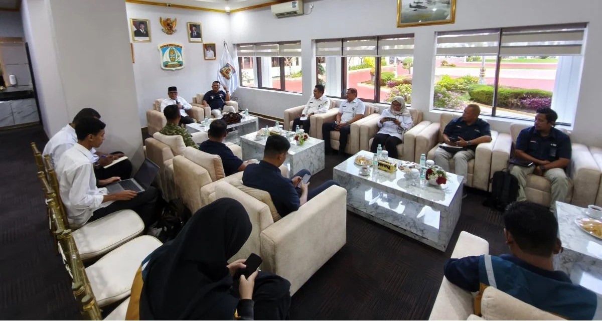 Wakil Wali Kota Balikpapan, H. Bagus Susetyo, menerima kunjungan Wakil Direktur (Wadir) Utama PT Agrinas Pangan Nusantara, Mayjen TNI Trenggono, di Kantor Pemkot Balikpapan, pada Rabu (8/4/2026). Foto: BorneoFlash/Ardian