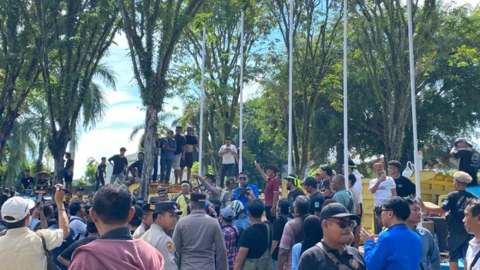 Aksi PMII dan Sopir Truk Soroti Kelangkaan Solar di Balikpapan