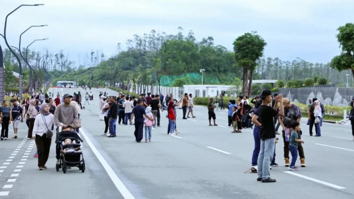 Beberapa tenan di wilayah IKN tampak ramai pengunjung selama libur panjang Hari Kenaikan Isa Al-Masih pada Kamis hingga Minggu (14/05/2026–17/05/2026). Foto: HO/Humas Otorita IKN