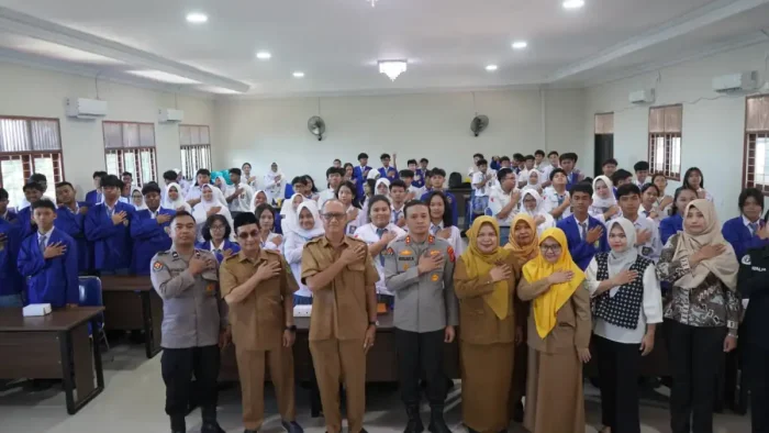 Bidhumas Polda Kaltim Edukasi Pelajar SMA Negeri 1 Balikpapan Bijak Bermedia Sosial