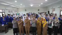 Bidhumas Polda Kaltim Edukasi Pelajar SMA Negeri 1 Balikpapan Bijak Bermedia Sosial