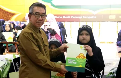 220 Santri SDIT Daarussalam Ikuti Khatmul Qur’an, Bupati Ardiansyah Dorong Lahirnya Generasi Qur’ani Di Kutim