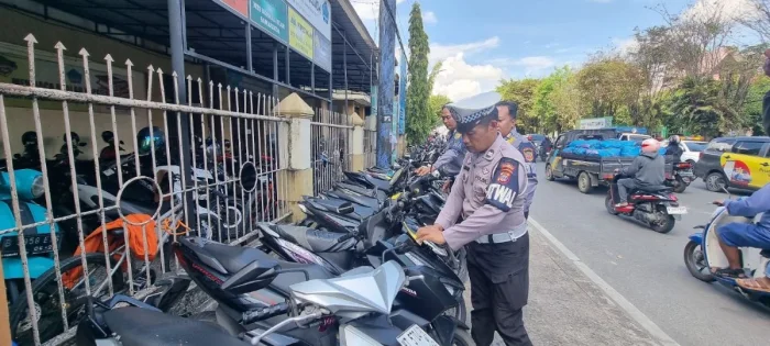 Dishub dan Satlantas Razia Parkir Motor Pelajar di Kawasan Sekolah