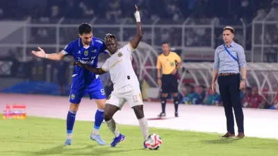 Kemenangan Kontra Bhayangkara FC Bawa Persib Kembali ke Puncak