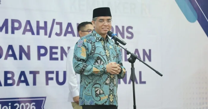 Menaker Lantik 976 ASN, Tekankan Semangat Belajar, Integritas, dan Kekompakan