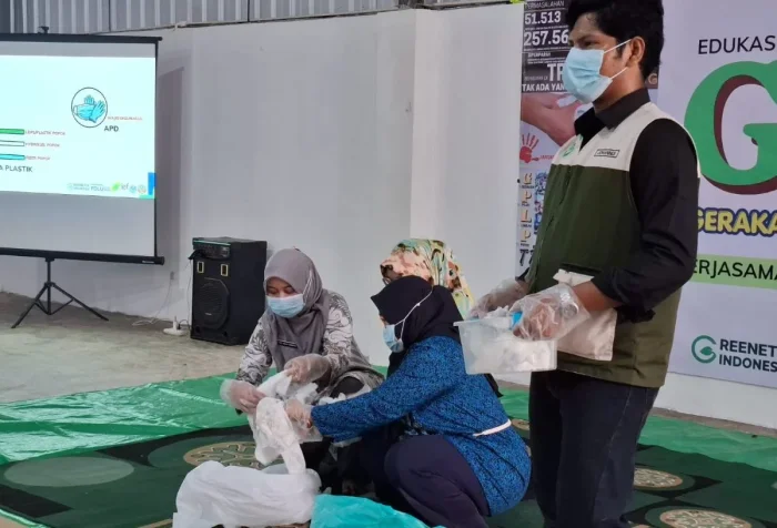 Pelaksanaan Gerakan Pilah Limbah Popok kepada kader posyandu di Graha Indah, pada Sabtu (30/5/2026). Foto: BorneoFlash/Niken Sulastri