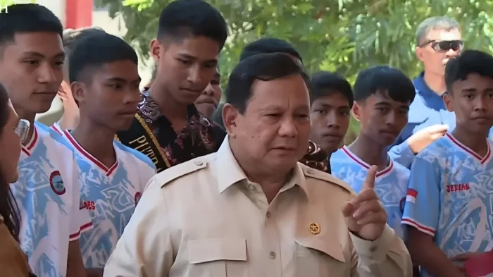 Prabowo Targetkan Renovasi Seluruh Sekolah Rampung dalam 2 - 3 Tahun