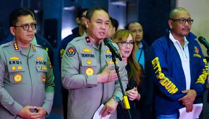 Polri Bongkar Jaringan Judi Online Internasional, 321 WNA Diamankan di Jakarta Barat