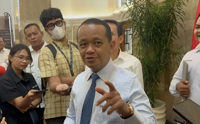 Bahlil Tunda Kenaikan Royalti Tambang: Dampak pada Industri dan Pendapatan Negara