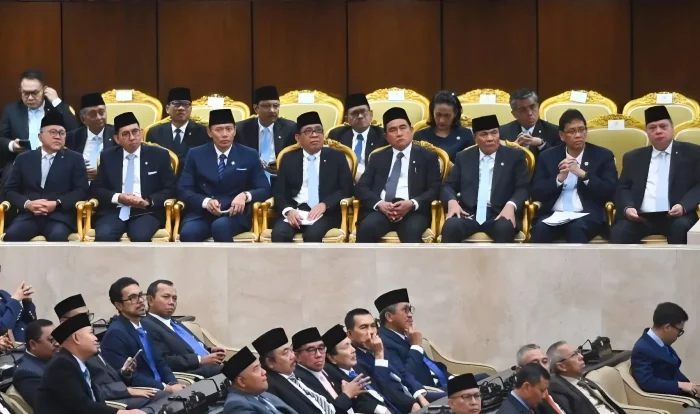 Presiden Minta Menteri dan Kepala Lembaga Sapu Bersih Pungli dan Korupsi