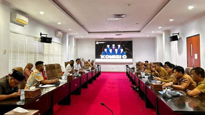 Rapat Anggota DPRD Bontang Komisi C yang membahas tentang potensi PAD Pelabuhan Loktuan dan Pelabuhan Tanjung Laut. Foto: BorneoFlash/IST