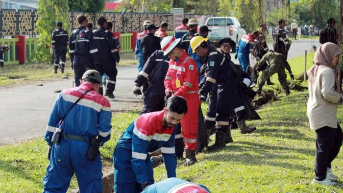 Sebanyak 180 karyawan dari PEP Bunyu Field dan FSPPB menyelenggarakan kegiatan “Aksi Hijau May Day” di Desa Bunyu Barat, Kalimantan Utara, pada Jumat, 2 Mei 2026. Foto: HO/PEP Bunyu Field