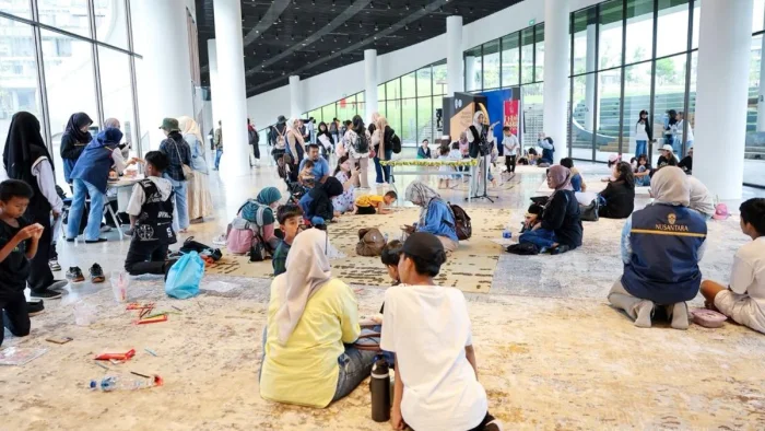 Suasana hangat dan penuh keceriaan mewarnai kegiatan mendongeng dalam rangkaian “IKN Fun Day” selama libur Kenaikan Yesus Kristus di Kawasan Inti Pusat Pemerintahan (KIPP) Ibu Kota Nusantara (IKN), pada Minggu (17/5/2026). Foto: HO/Humas Otorita IKN