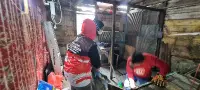 Rumah Reyot Tanpa Listrik Jadi Tempat Tiga Bersaudara Merawat Ibu Stroke