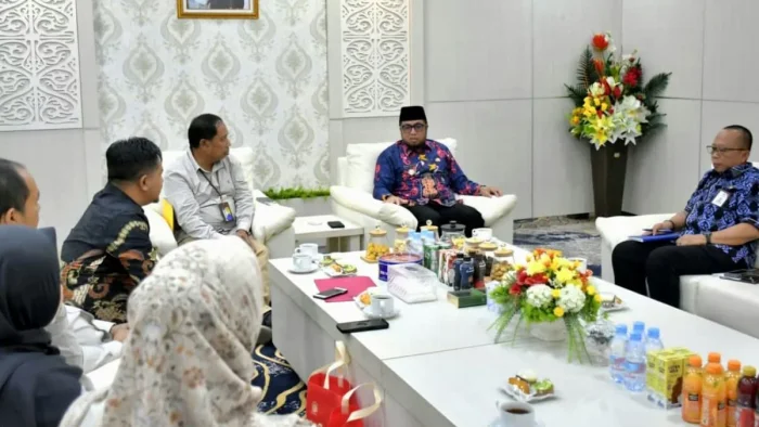 Wabup Paser, Ikhwan Antasari, saat audiensi dengan pihak Universitas Mulia Balikpapan, Kamis (7/5/2026). Foto: BorneoFlash/IST
