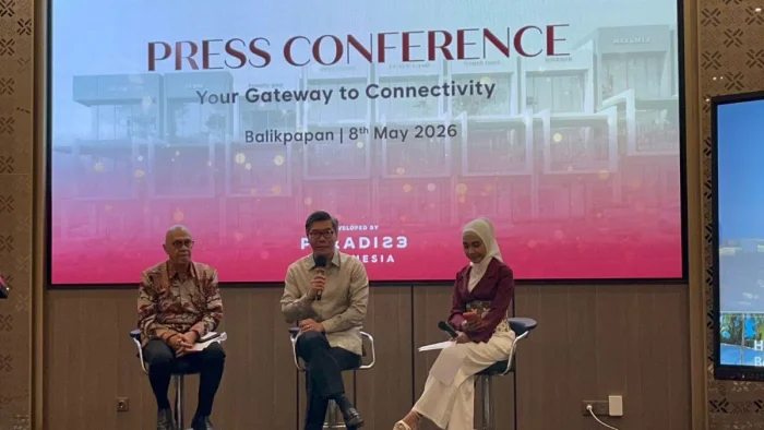 CEO Paradise Indonesia, Anthony P. Susilo dan Direktur PT Mitra Gemilang Mahacipta, Dr. Andri Hadi saat Press Conference Launching 88 Plaza di Platinum Hotel &amp; Convention Hall Balikpapan, pada Jumat (8/5/2026).. Foto: BorneoFlash/Ardian