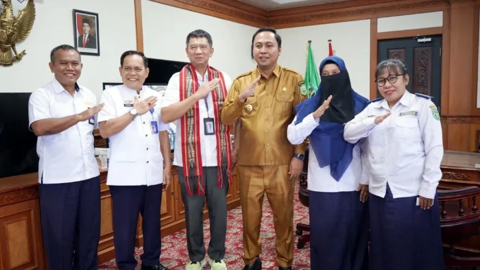 Pemkab Kubar Jajaki Kerja Sama Sekolah Pilot, Buka Peluang Putra Daerah Terbang ke Dunia Penerbangan