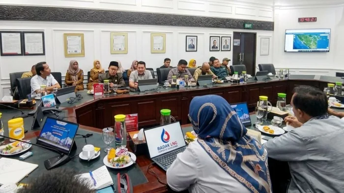 DPRD Kota Bontang saat melakukan kunjungan kerja ke Badak LNG, pada Senin (4/5/2026). Foto: BorneoFlash/IST