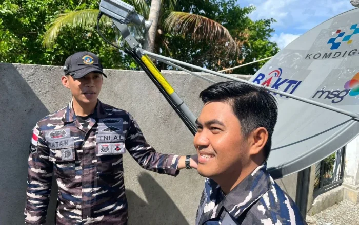Layanan internet andal kini mengalir langsung di pos TNI AL Pulau Maratua. Foto: BorneoFlash/Niken Sulastri