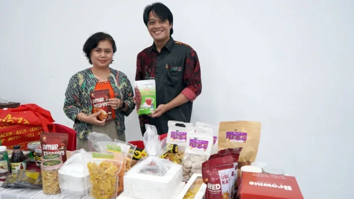 Pemkab Kubar menggelar Pelatihan Strategi IKM Naik Kelas melalui Penguatan Produksi, Kemasan dan Pemasaran di Meeting Room Lantai 2 Hotel Sidodadi, Barong Tongkok, pada Kamis (11/6/2026). Foto: HO/Diskominfo Kubar