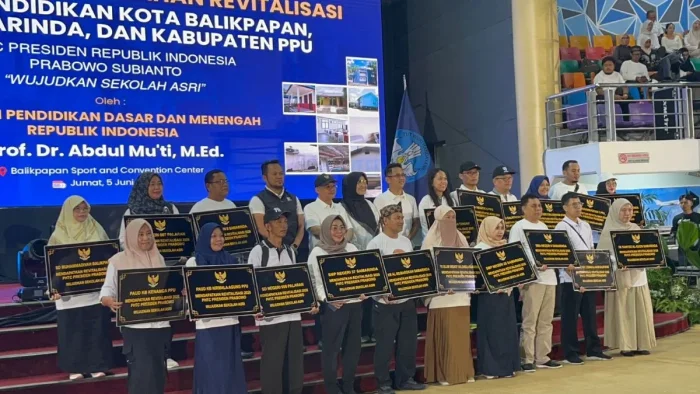 Peresmian dan penyerahan program revitalisasi satuan pendidikan untuk Kota Balikpapan, Kota Samarinda, dan Kabupaten Penajam Paser Utara, di Balikpapan Sport and Convention Center (DOME), Jumat (6/6/2026). Foto: BorneoFlash/Niken Sulastri