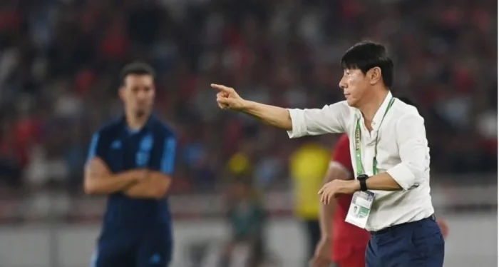 Resmi Tangani Persija, Shin Tae-yong Bidik Gelar Juara Super League 2026/2027