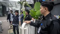 Mensesneg Prasetyo Hadi Minta Publik Tunggu Hasil Penggeledahan Kejagung di Kantor BGN