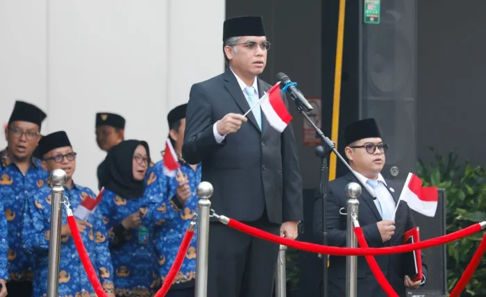 Menteri Ketenagakerjaan Yassierli, saat memimpin upacara peringatan Hari Lahir Pancasila di Plaza Kantor Kementerian Ketenagakerjaan (Kemnaker), Jakarta, pada Senin (1/6/2026). Foto: HO/Biro Humas Kemnaker