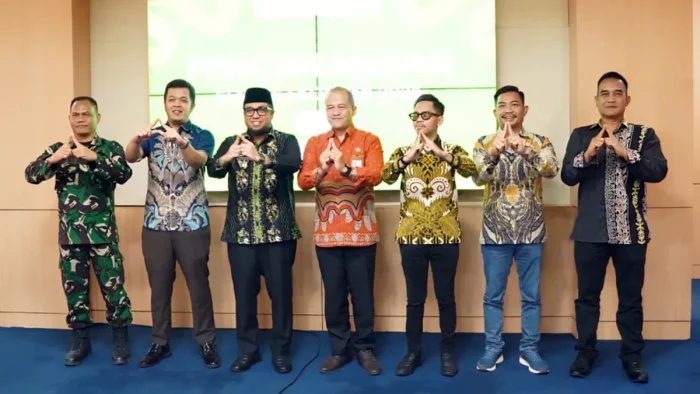 Wabup Paser, Ikhwan Antasari, saat menghadiri kegiatan Pencanangan Sensus Ekonomi 2026 di Ruang Rapat Sadurengas, Kantor Bupati Paser, pada Jumat (12/6/2026). Foto: BorneoFlash/IST